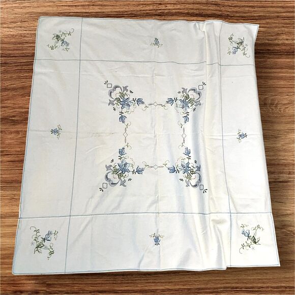 Retro Embroidered Tablecloth 38x38 White Square With Blue Floral - Picture 1 of 8